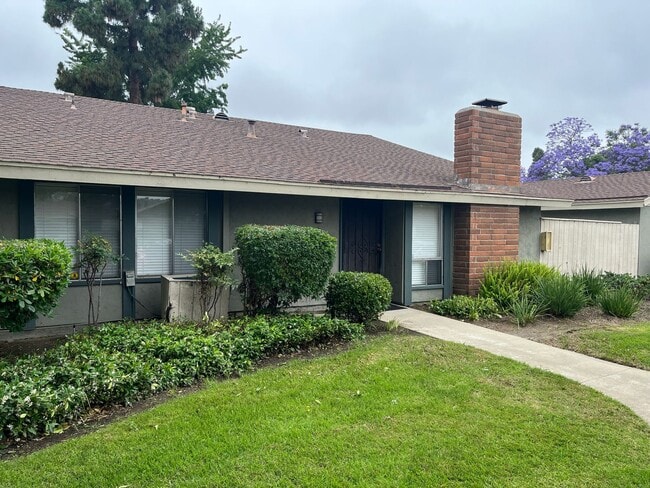 2 Bedroom, Single Story Condo With A/C! - 2 Bedroom, Single Story Condo With A/C!