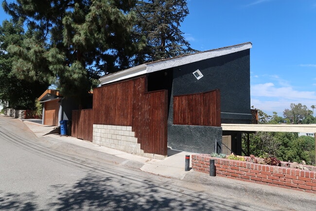 Building Photo - 3942 Murietta Ave Unit A