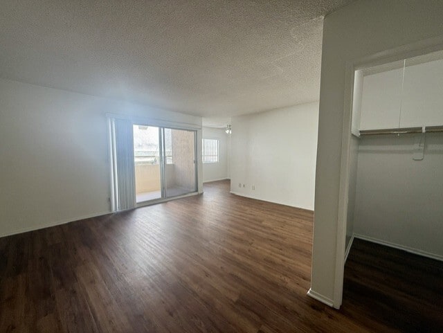 LR+StorageCloset+Balcony+DA - 1330 Centinela Ave
