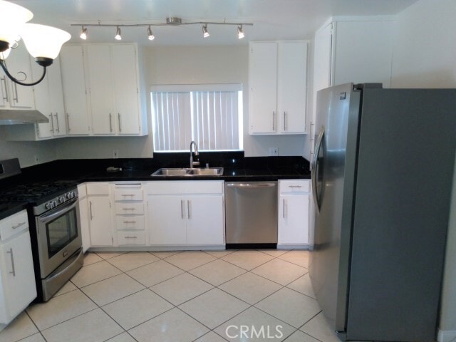 Photo - 1927 Cloverfield Blvd Apartment Unit 2