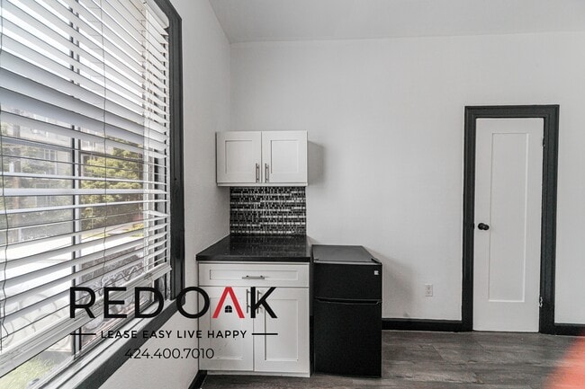 Photo - 5849 Sunset Blvd Unit 105