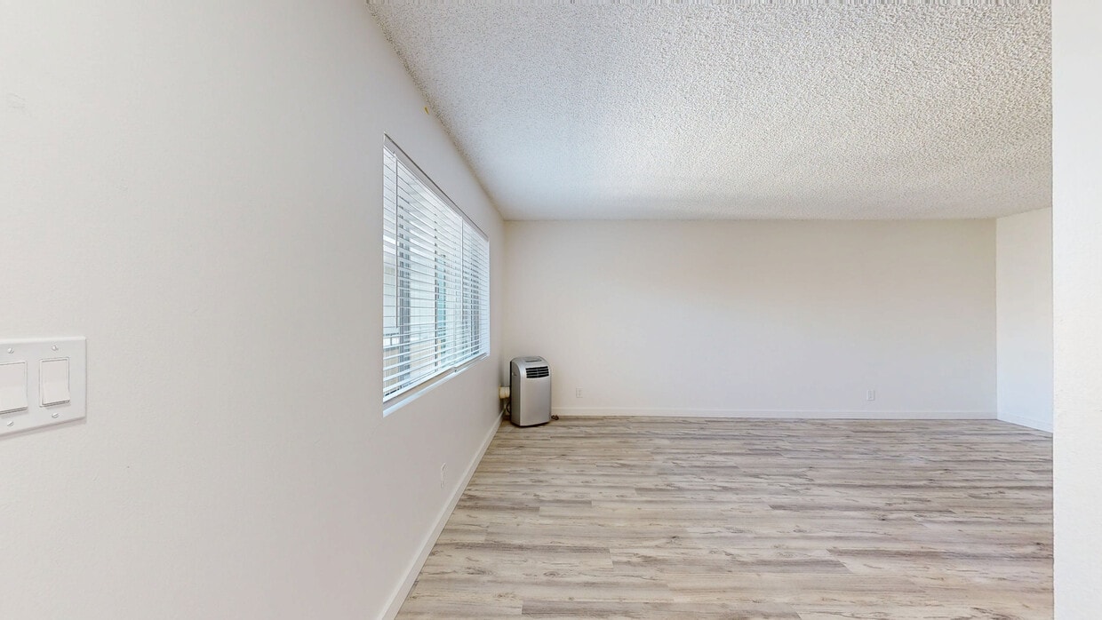 3D Tour - Fox Hills Apartments