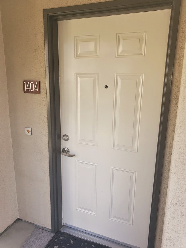 Building Photo - 1404 Scholarship Unit 1404