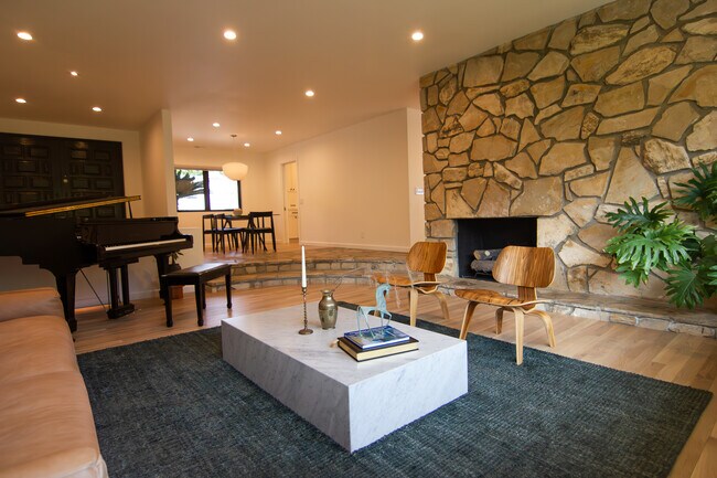 Photo - 1310 J Lee Cir