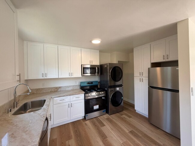 Photo - Completely Renovated 2 Bed / 1 Bath Back House – Move-In Ready!