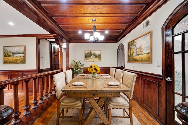 Photo - 5155 Densmore Ave