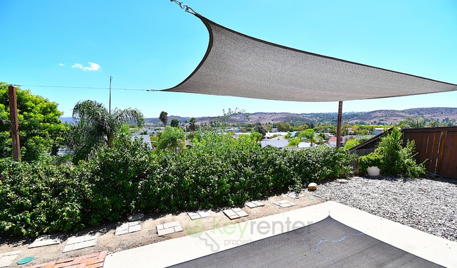 Poway School District | Conveniently locat... - Poway School District | Conveniently locat... House