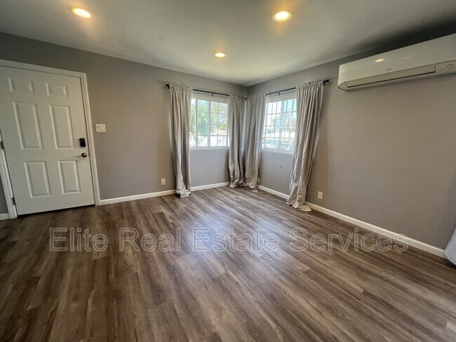 Photo - 6373 Osler St