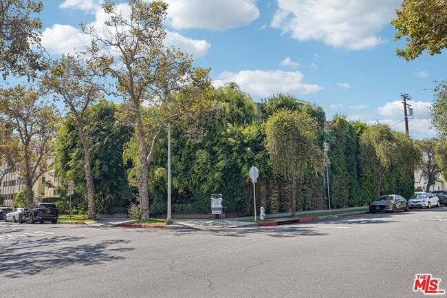 Photo - 9000 Clifton Wy Unit 6