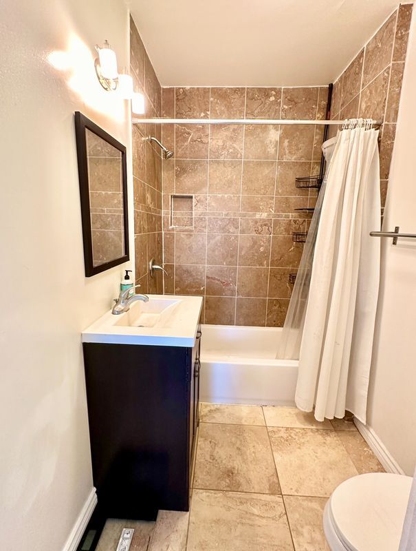 Photo - 1327 W 35th St Unit 2D