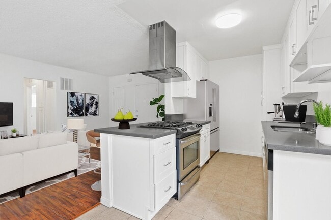 Photo - Gale Apartments