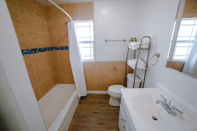 Photo - 5648 Berkshire Dr Unit C