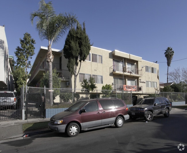 Building Photo - The Marathon