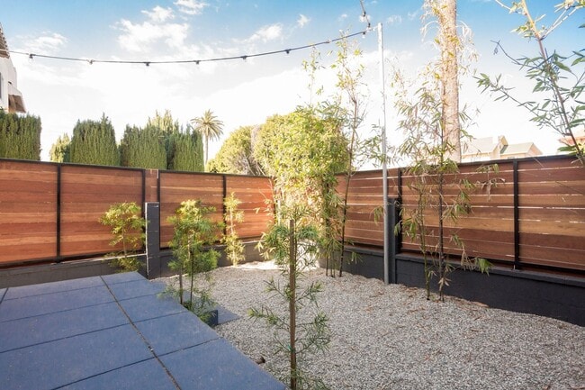 Photo - 1013 N New Hampshire Ave Unit 1015