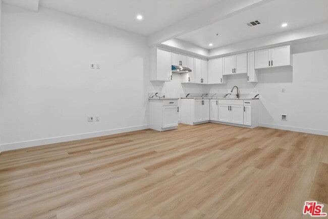 Photo - 11444 Oxnard St Unit 1/2