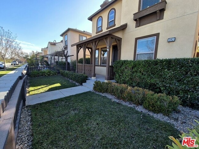 Photo - 383 Silk Tree Ave