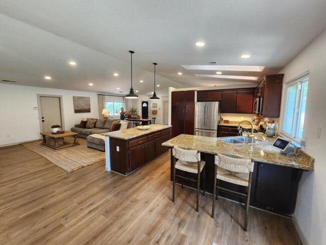 Photo - 479 Merida Dr