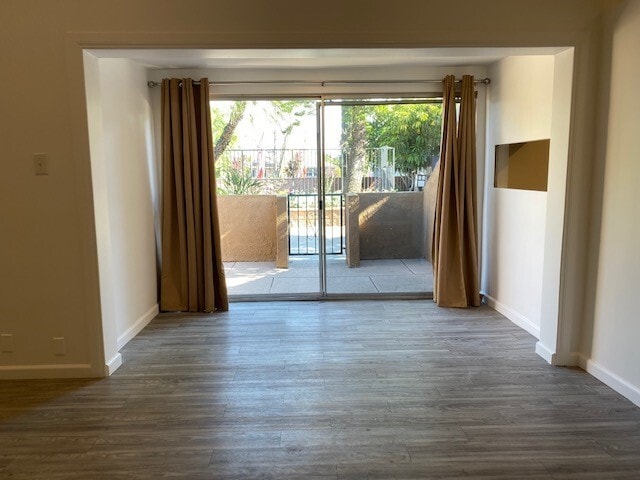 Photo - Woodley Plaza