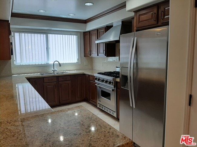 Photo - 10390 La Grange Ave Unit 303