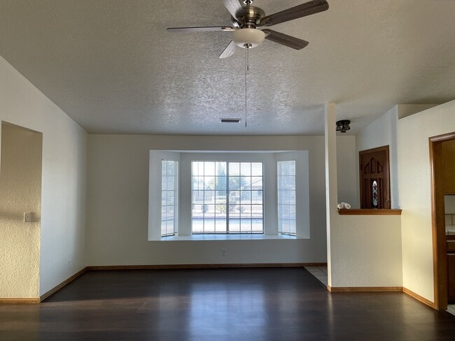 Photo - 14625 Live Oak St