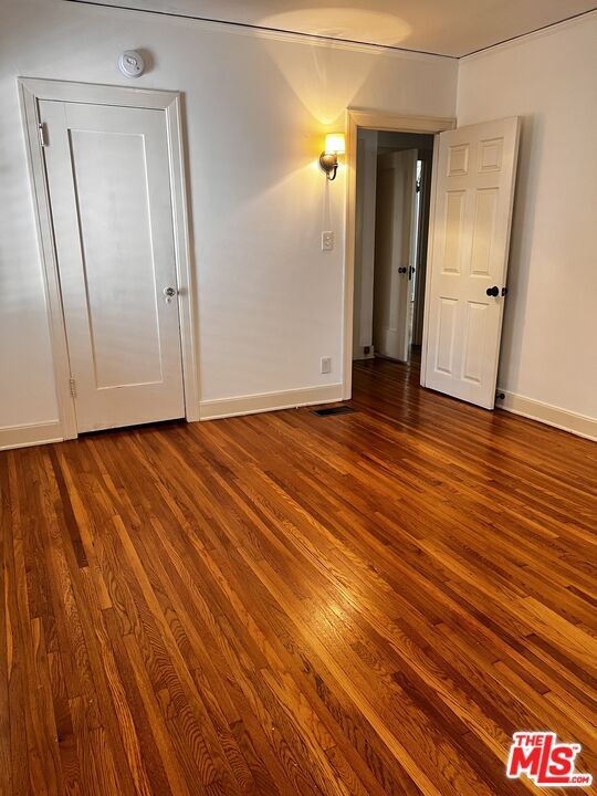 Photo - 153 N Irving Blvd