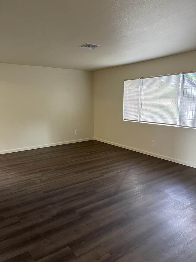 Photo - 1020 S Farber Ave