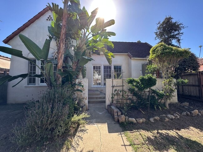 Building Photo - 213-223 Los Aguajes Ave Unit 215 Los Aguajes Ave