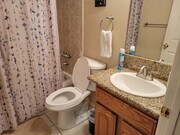 Photo - 530 E Queen St Unit Room for Rent
