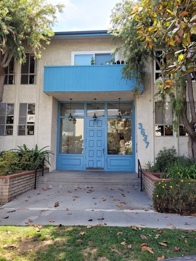 Building Photo - 3637 Glendon Ave Unit 206