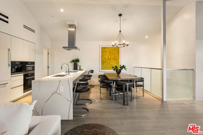 Photo - 8600 Wilshire Blvd Unit TH 3