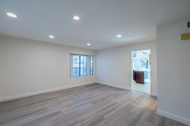 Photo - 2600 Huntington Dr