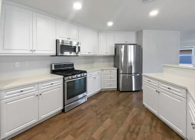 Photo - 31846 Victoria Pl