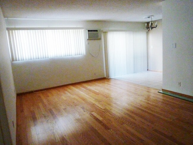Photo - 2055 Rodney Dr Unit 205