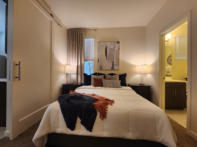 Building Photo - 2006 Foxtrot Loop Unit Room for Rent