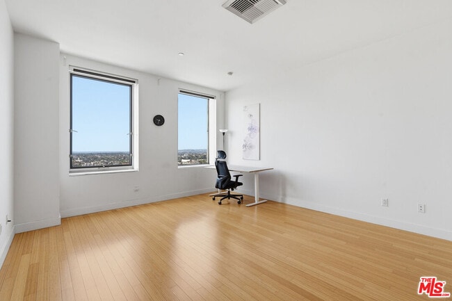 Photo - 3810 Wilshire Blvd Unit 1609