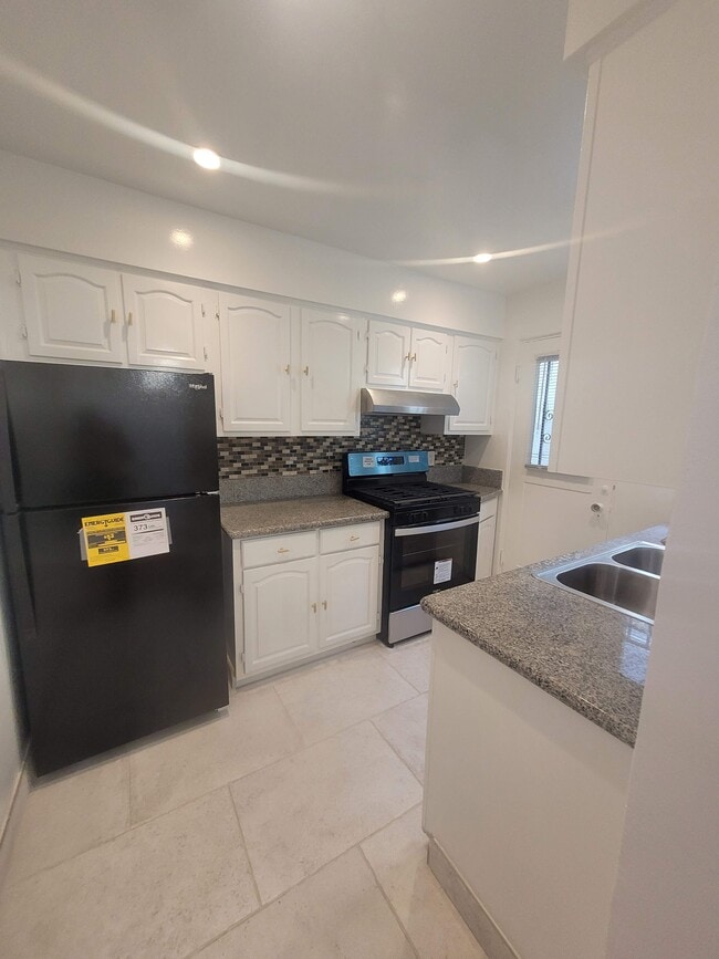 Building Photo - 405 S Crescent Dr Rental