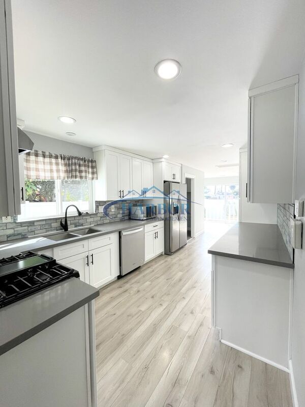 Photo - 969 W Oliver St