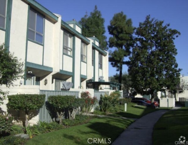Building Photo - 2100 W Palmyra Ave Rental