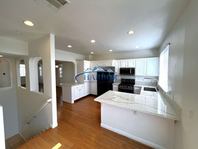 Photo - 1322 Harmony Way