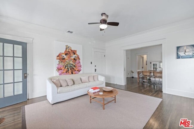 Photo - 2938 1/2 S La Salle Ave