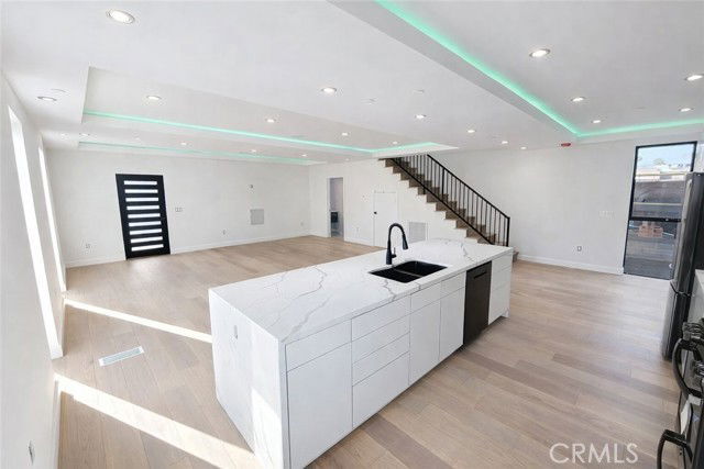 Building Photo - 920 California Ave