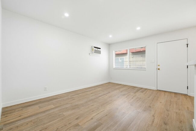 Photo - 5549 Fulcher Ave Unit 1