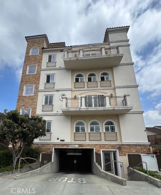 Building Photo - 11501 Hatteras St