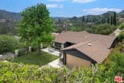 Photo - 1741 Golf Club Dr House