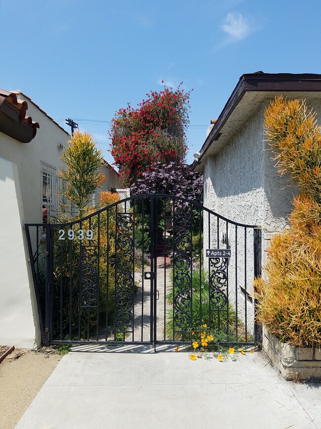Photo - 2939 S Bronson Ave Unit 4