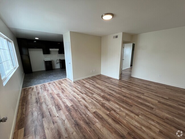 Building Photo - 8517 Cedros Ave Rental
