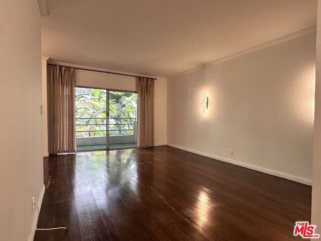 Building Photo - 1131 Alta Loma Rd Unit 208