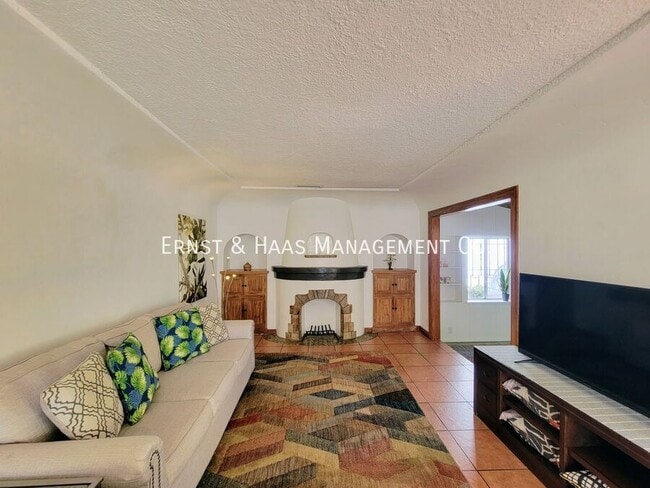 Photo - 1911 Cedar Ave