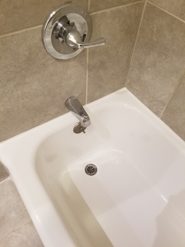 Photo - 667 E Queen St Unit 2