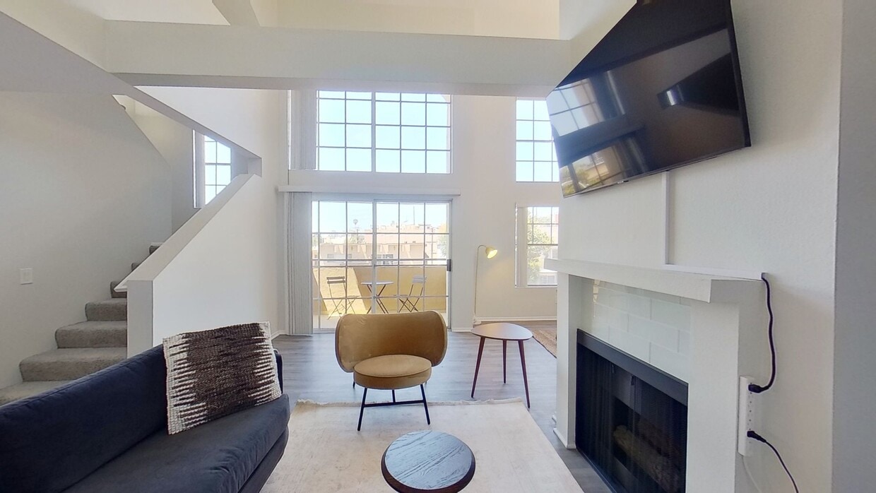 3D Tour - 960 N Alfred St Apartment Unit FL2-ID431
